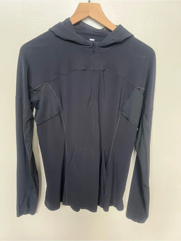 Lululemon Runbeam Hoodie in Black Athletic Long Sleeve Shirt Size 12 - Image 8