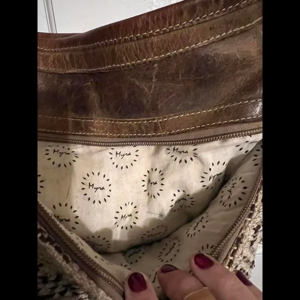 Stylish Myra Crossbody Bag - Bohemian Chic - Image 3