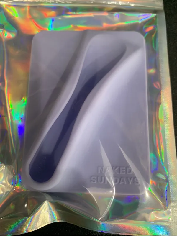 Naked Sundays Lip Gloss Silicone Case Lilac Purple Brand New - Image 2