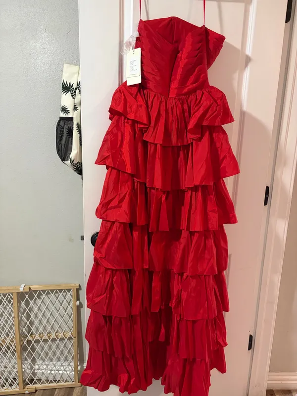 Stacees Prom Dress Red Size 6 - Image 4