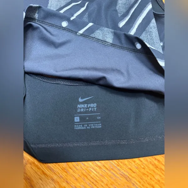 🌸Nike Pro Black Athletic Dri-FIT Top with Subtle White Print - Image 3