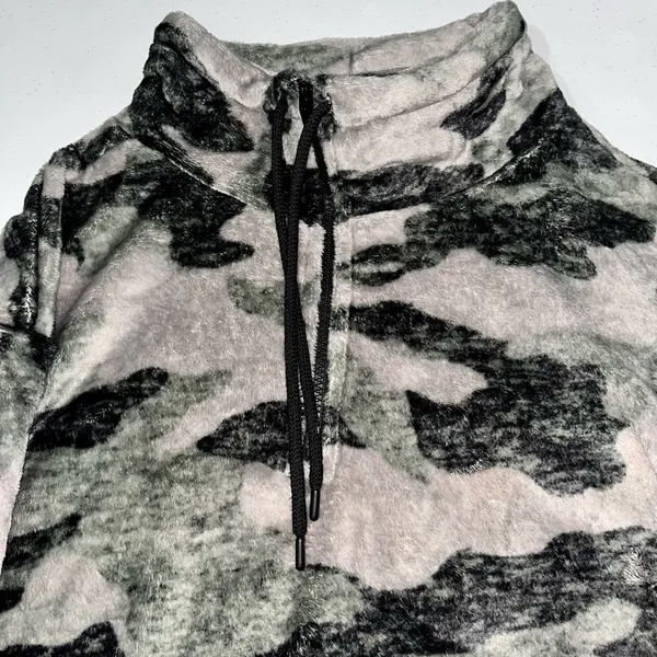 Secret Treasures Camo Fleece - Image 4