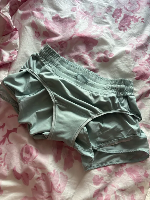 Lululemon Shorts Hotty Hot - Image 3