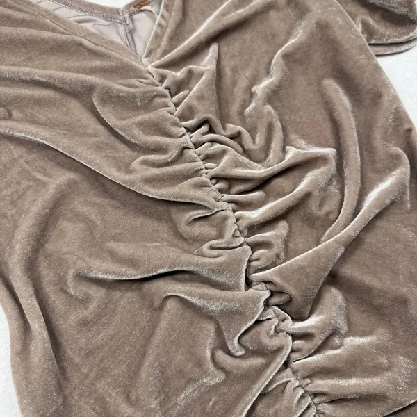 Free People Cupcake Velvet Top Women’s XL Taupe Brown Ruched Puff Sleeve - Image 3