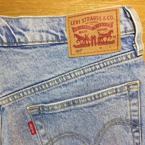Levi’s 501 Jean shorts 28 button-fly light wash distressed - Image 4