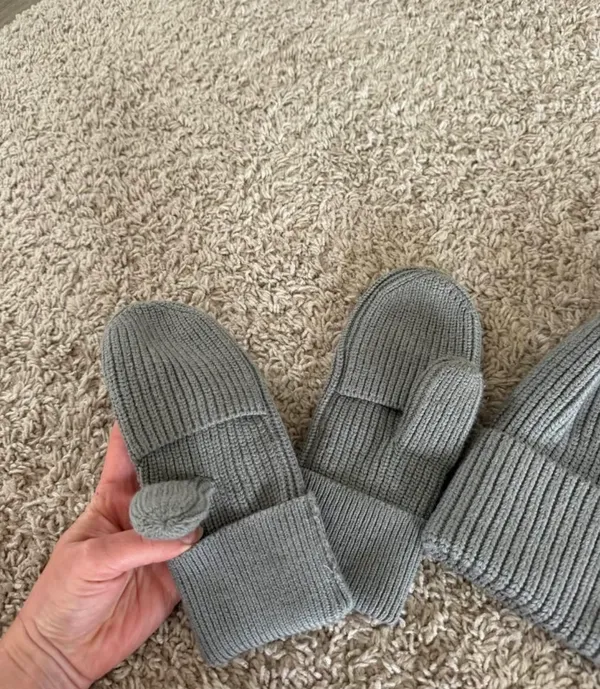 Lululemon Hat/Gloves Set - Image 3