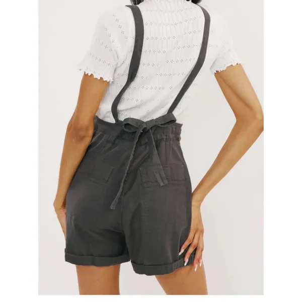 Free People Overall Shorts In dark grey featuring a zipper closure Size Medium - Image 4