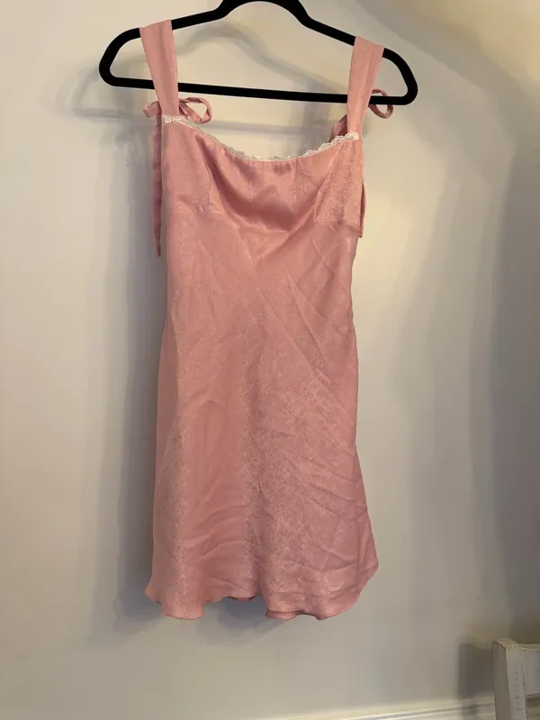 Lucy in the Sky Satin Lace Trim Open Back Dress in Dusty Pink Size: S - Image 3