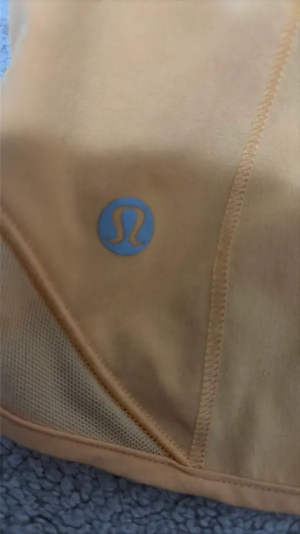 Lululemon Shorts 2.5" - Image 4