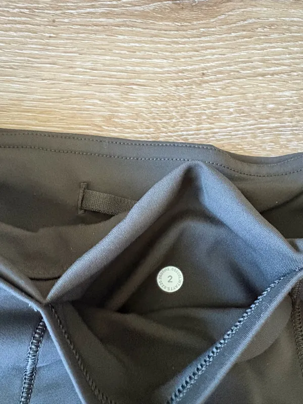 Lululemon High Rise Olive Green Biker Shorts with Pockets - Image 4