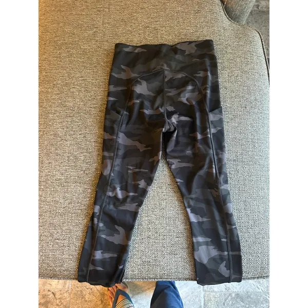 Athleta Camo Ultimate Stash Tight‎ Leggings Women's Size S Black Grey Activewear - Image 2