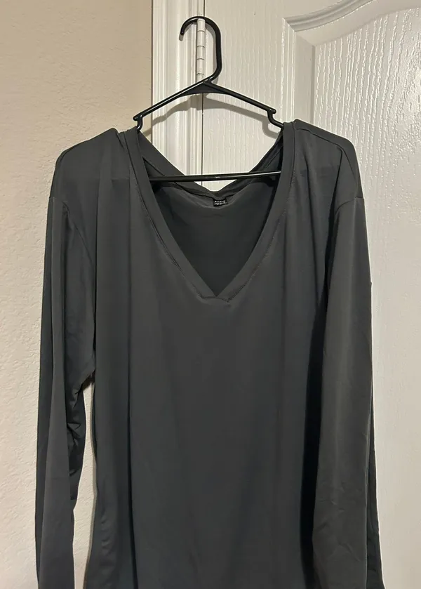 SheIn Long sleeve V Neck Shirt - Image 3