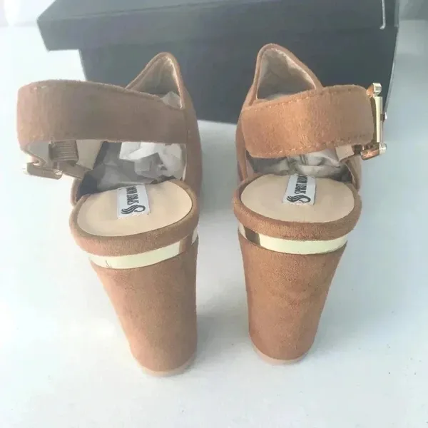 NIB!Spirit Moda Tan -Peek toe -gold back heel Chucky shoes size 9 - Image 8