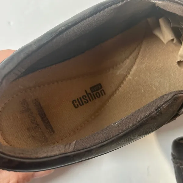 Clarks Collection‎ Cushion Soft Brown Leather Floral Button Wedge Loafers 9.5 M - Image 6