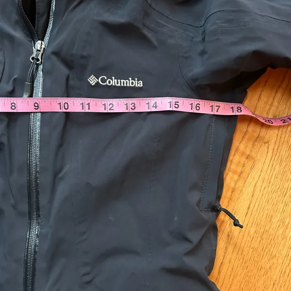 Columbia Black Insulated waterproof Ski Jacket - Image 4