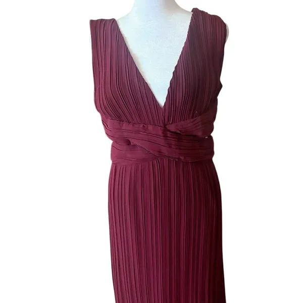 Lulu's Compelling Poise Burgundy Plisse Cutout Sleeveless Gown‎ Size Large NWOT - Image 3