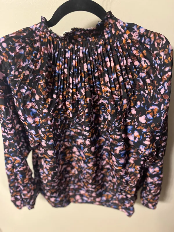 Marie Oliver Evereve Arden Purple Old Money Floral Coastal Pleated Career Top S - Image 3