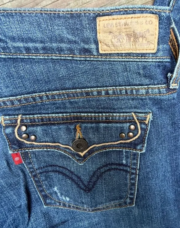 Levi's 515 Boot Cut Jeans size 8 - Image 5