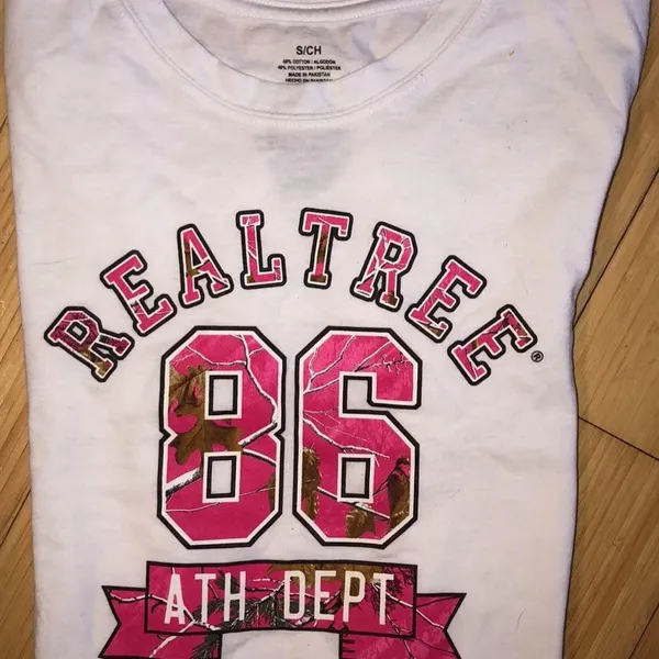 Realtree Ladies White Pink Camo Tee Size S NEW NWOT - Image 2