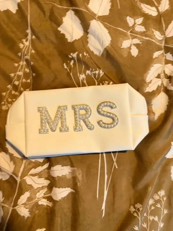 Wedding Mrs. Makeup bag White - Image 4