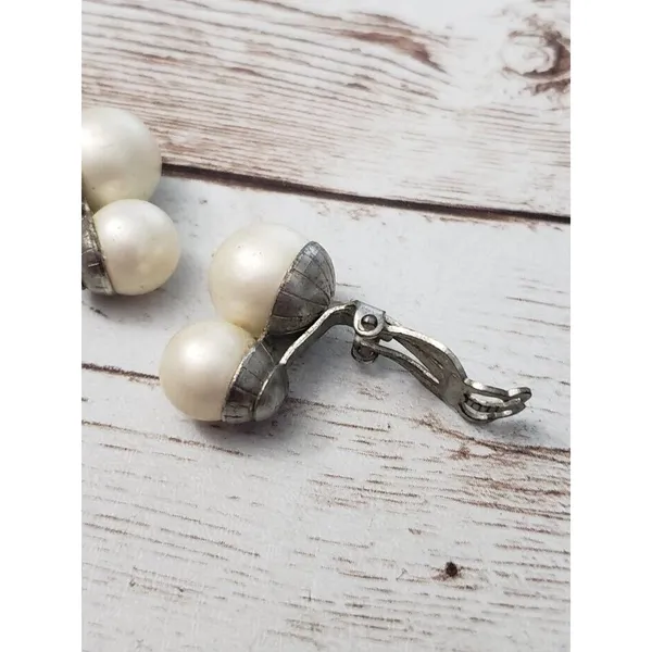 Vintage Clip On Earrings Two Faux Pearls / Faux Pearl Duo 7/8" - Image 6