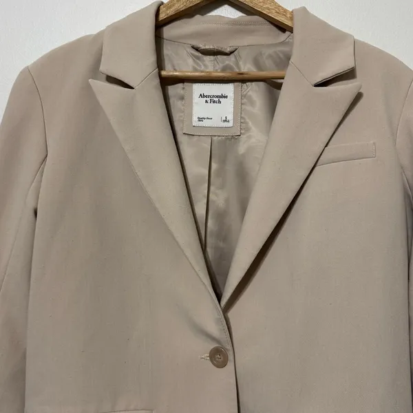 Abercrombie & Fitch Boyfriend Blazer Size Small in Light Brown Cream - Image 4