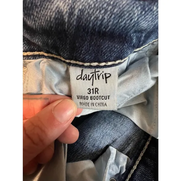 Daytrip Mid-Rise Virgo Bootcut Medium Wash Denim Jeans With Fading - Image 5