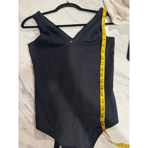 Abercrombie & Fitch Black‎ Bodysuit Women’s Medium V-Neck Sleeveless Stretch - Image 4