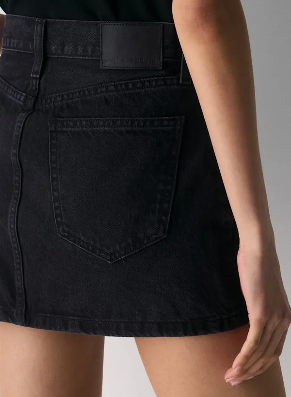 Aritzia Denim Forum The ‘90s Ricci Denim Skirt in Black Eyeliner - Image 4