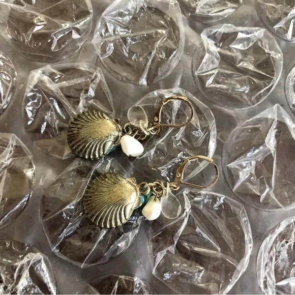 Vintage Shell Earrings - Image 2
