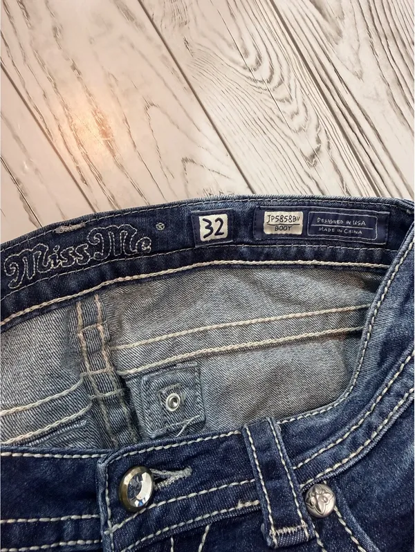 Miss Me Jeans Women’s 32 Bootcut Dark Wash Embellished Floral Rhinestone - Image 8