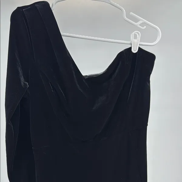 Lulu's Elegant Black Velvet One Shoulder Dress high slit XXL event party formal - Image 4