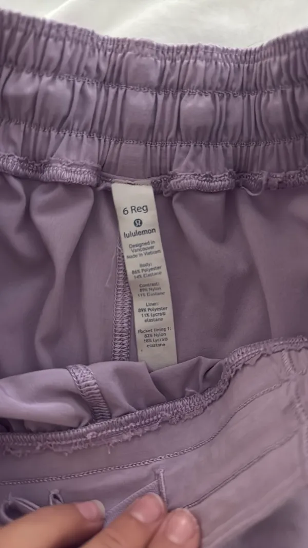 Lululemon Shorts 2.5" Hotty Hot - Image 3