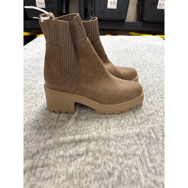 DV Dolce Vita Tyler Brown Faux Suede Lug Sole Sock Ankle Boots Womens‎ 9 - Image 4