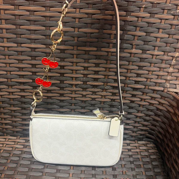 coach Nolita 19 In Signature Canvas cw426 - Image 4