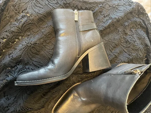 Vince Camuto Black Leather Ankle Booties with Side Zip - Image 2