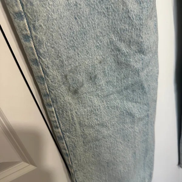 Abercrombie Curve Love Ultra High Rise 90s Straight Jean 29 or 8 Long in Vintage Wash - Image 4
