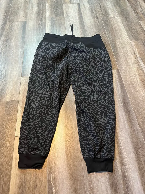 Lululemon Dance Studio Mid-Rise Jogger Full Length Leopard Warp Black Multi - Image 6