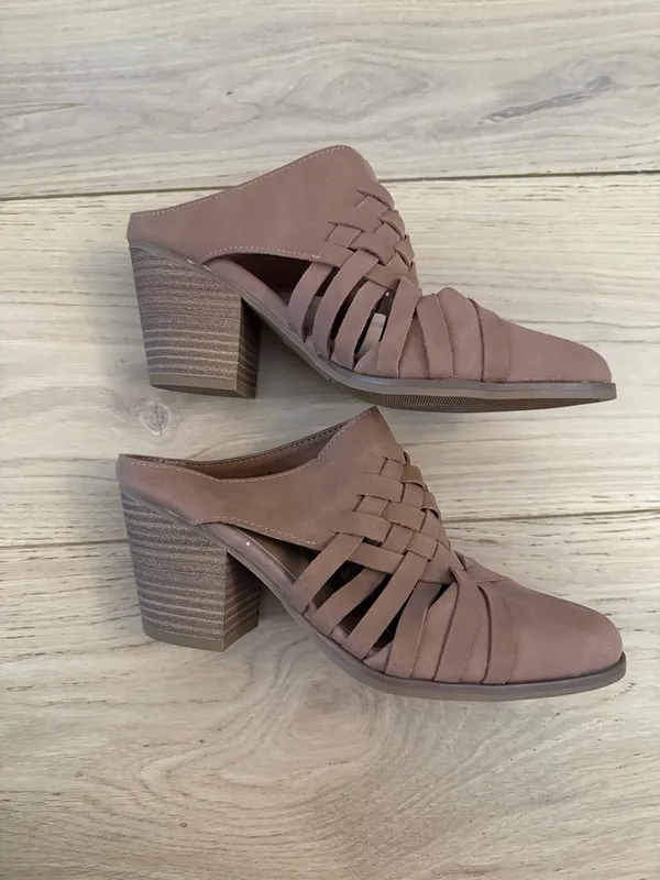 Universal Thread woven heeled slip on mules - Image 3