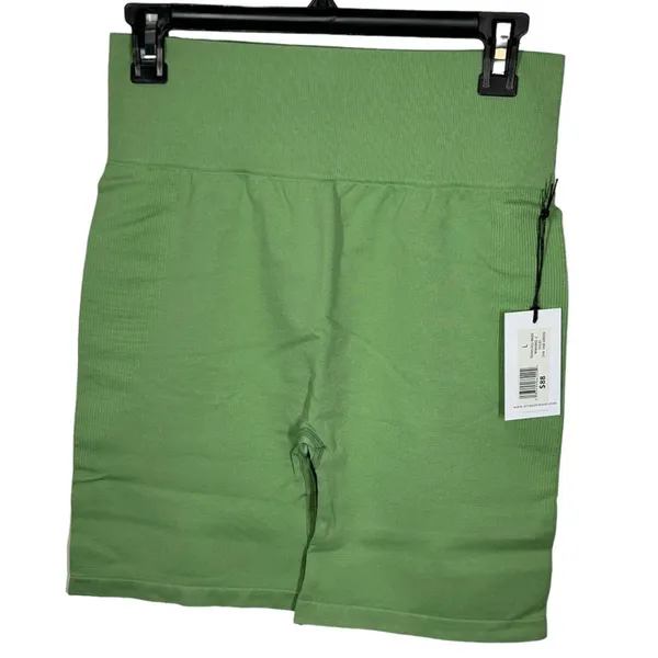 WeWoreWhat Seamless Biker Shorts Large Pilates Girl Green NWT - Image 3