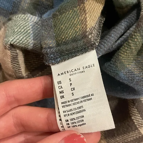 American Eagle blue, green, brown, tan, white plaid long sleeve flannel S - Image 10