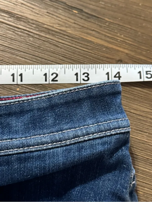 L.L. Bean Women's Dark Blue Skinny Jeans - Image 7