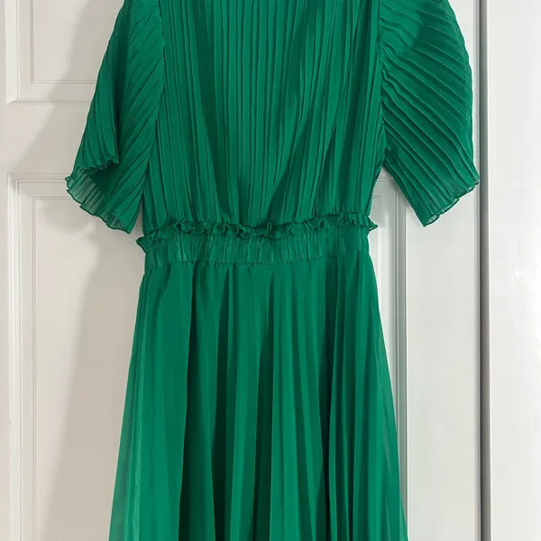 Zara pleated green dress - Image 6
