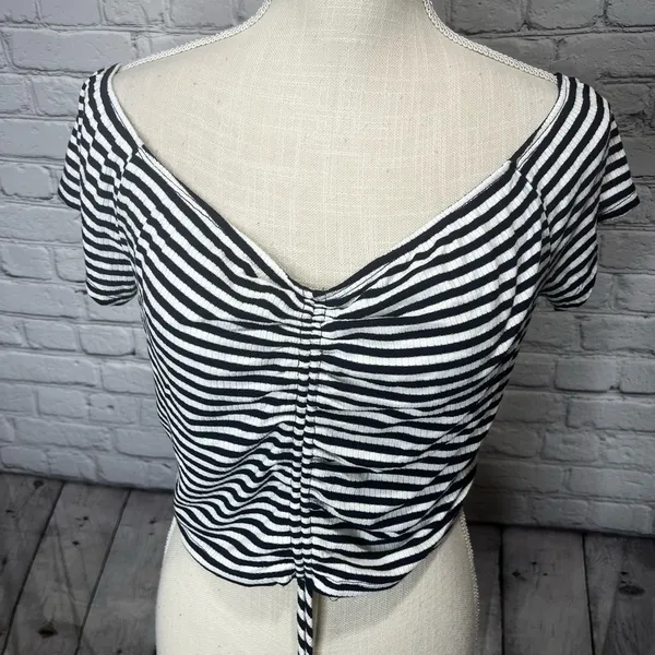 NWT ambiance crop top size large Blue - Image 4