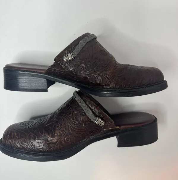Minnetonka Brown Leather Mules Size 6.5 - Image 5