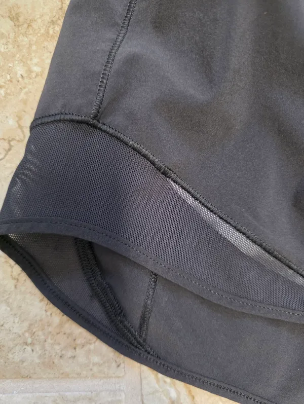 Lululemon Womens Hotty Hot Black Shorts Size 14 Activewear Running Walking 2" In - Image 5
