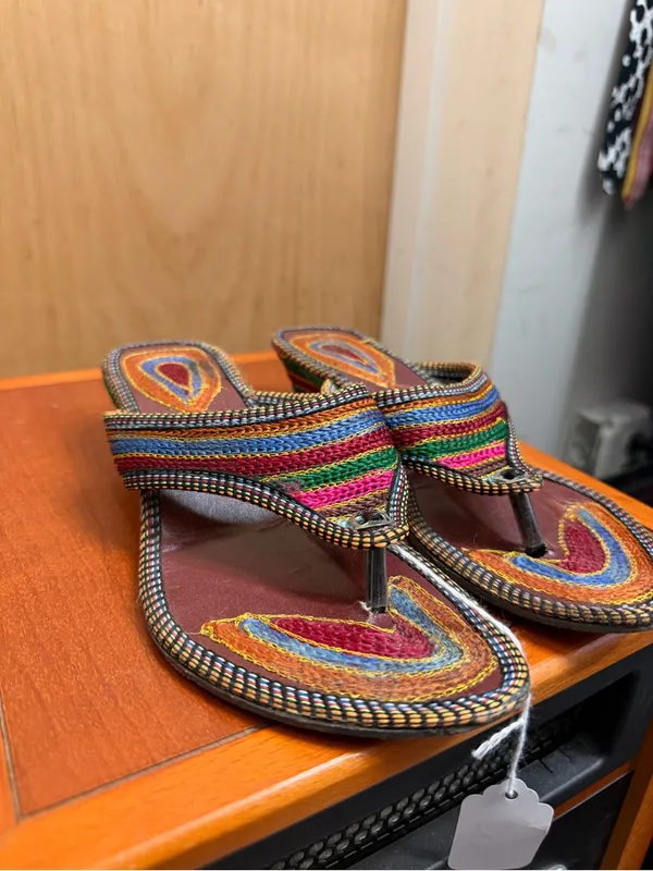 Boho Multicolor Woven Thong Sandals Embellished Low Heel Size : 9 - Image 3