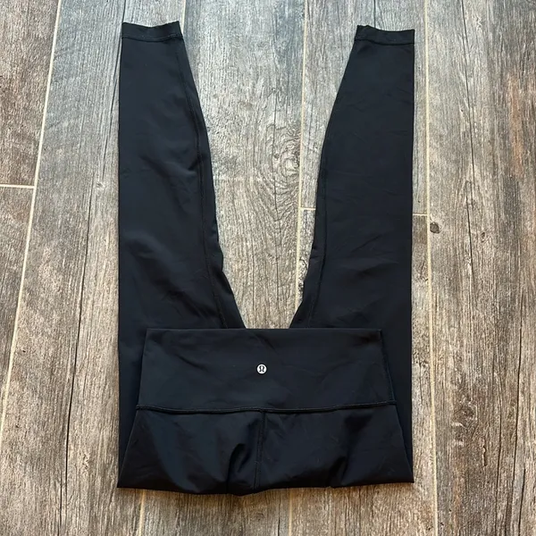 Lululemon leggings size 8 black full length - Image 7