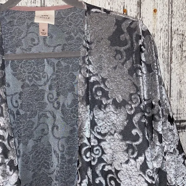 Knox rose gray velvet floral open from cardigan - Image 2