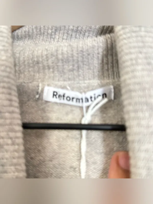 Reformation turtle neck cashmere sweater - Image 5